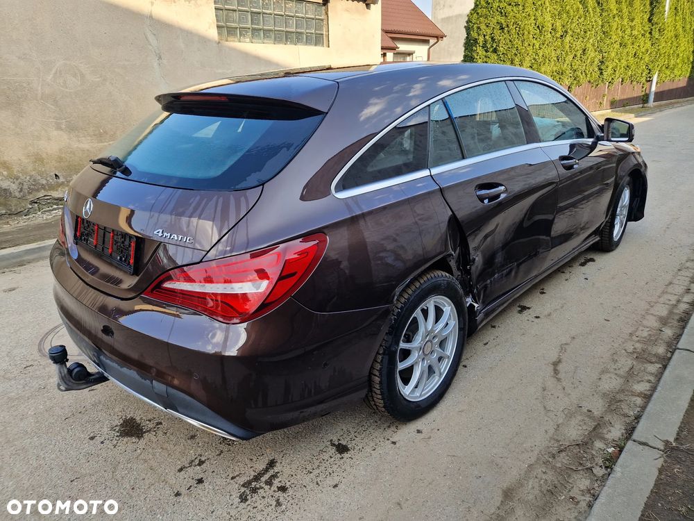 Mercedes-Benz CLA 220 4Matic 7G-DCT UrbanStyle Edition - 3