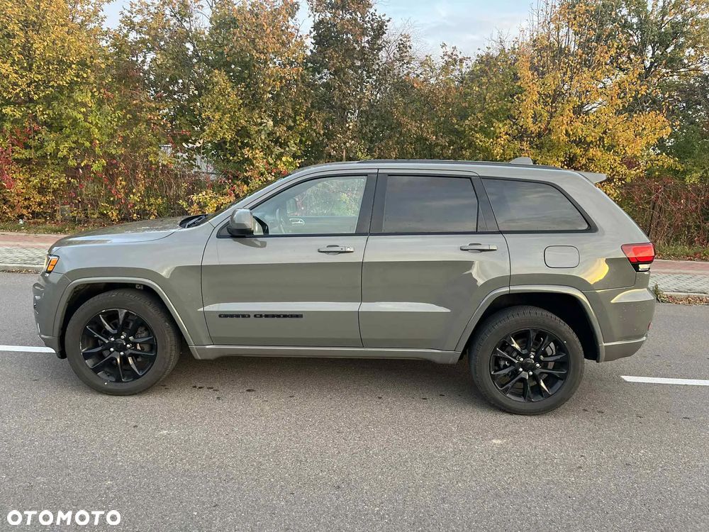 Jeep Grand Cherokee - 1