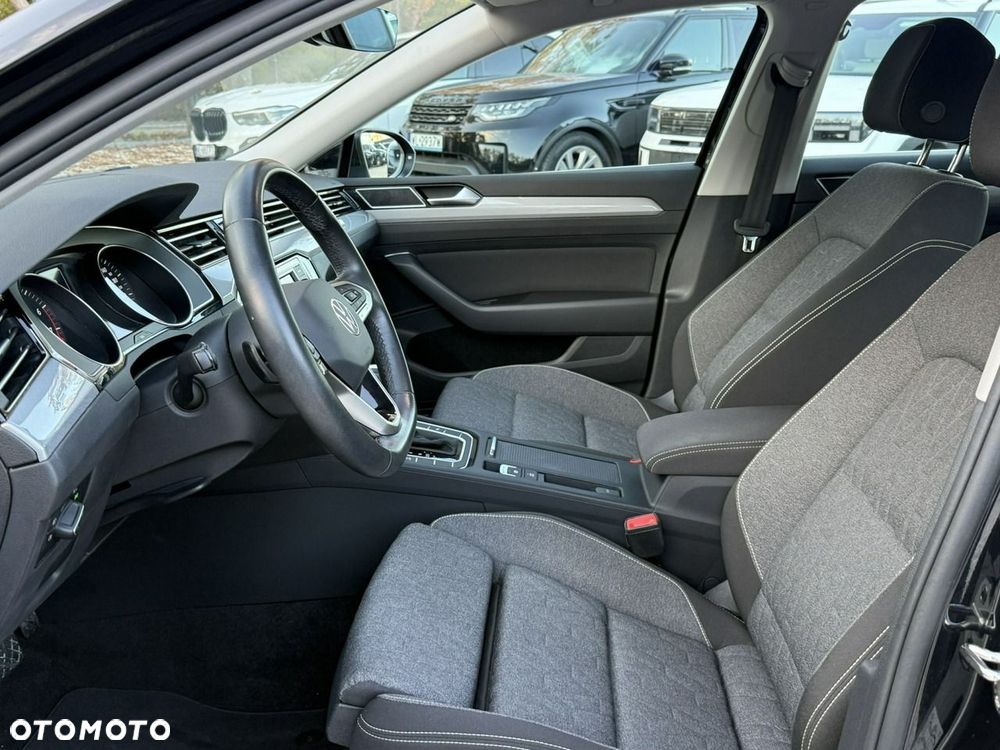 Volkswagen Passat - 24