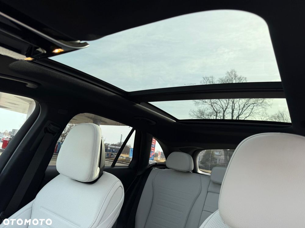 Mercedes-Benz GLC 300 e PHEV 4-Matic AMG Line - 22