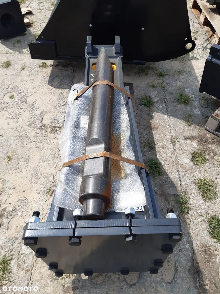 Młot wyburzeniowy hydrauliczny Mustang HM 1002 - 3