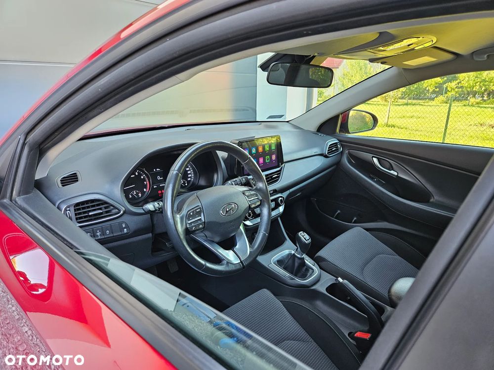Hyundai i30 1.5 DPI Classic + - 26