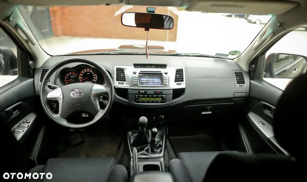 Toyota Hilux 3.0 D-4D Adventure - 13