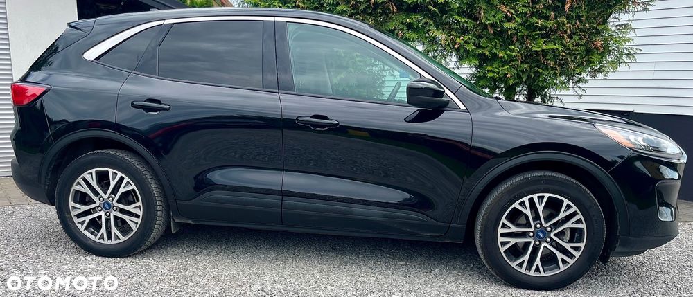 Ford Kuga 2.5 FHEV FWD Titanium X - 4