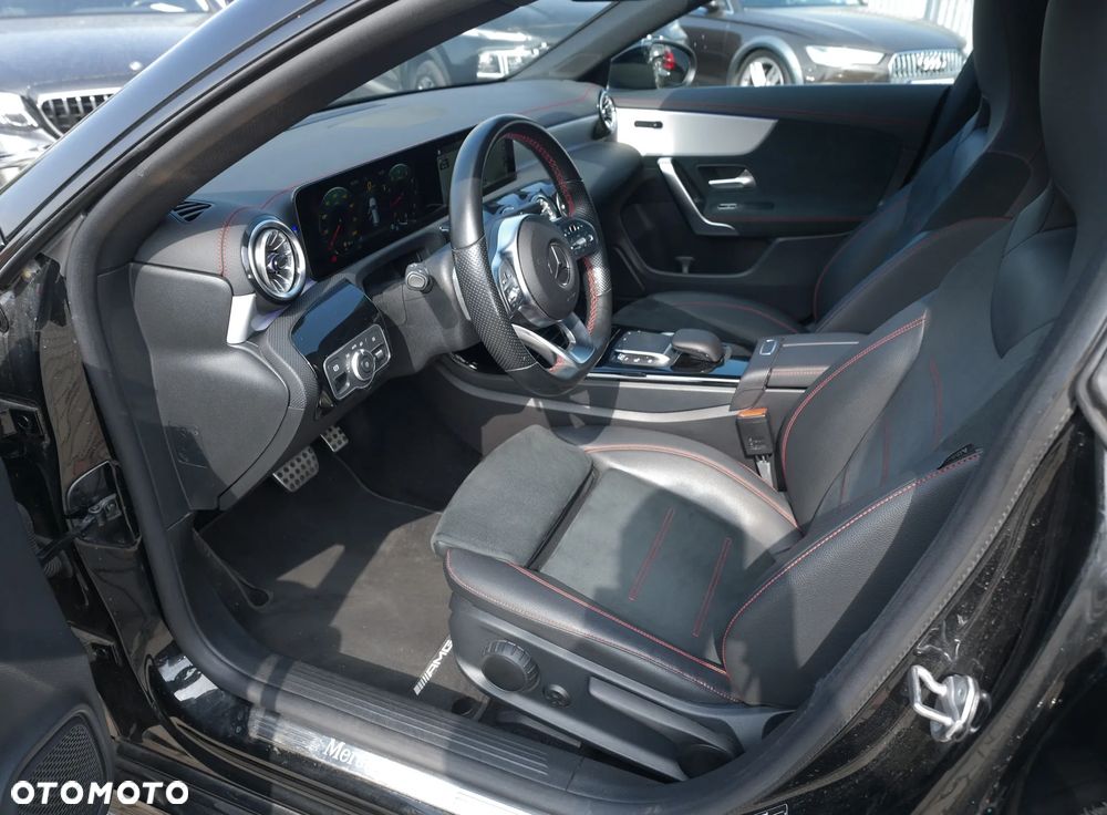 Mercedes-Benz CLA 180 7G-DCT AMG Line - 11