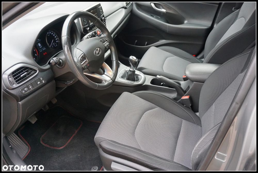 Hyundai i30 1.4 Premiere Comfort - 12