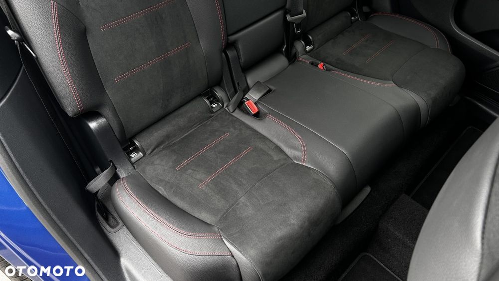 Mercedes-Benz GLB 200 AMG Line 7G-DCT - 29