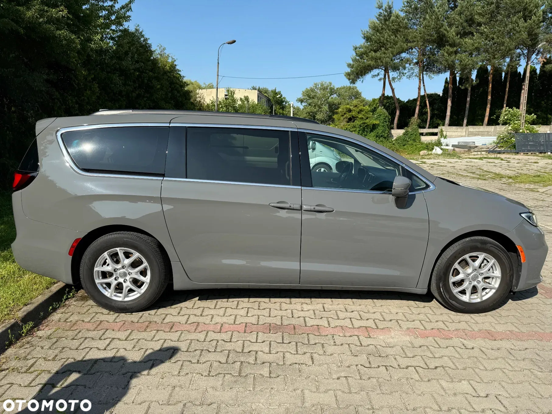 Chrysler Pacifica - 8