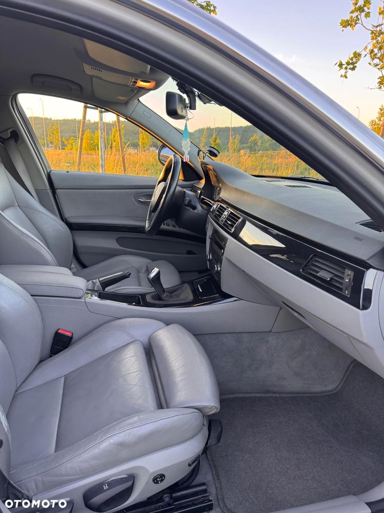 BMW Seria 3 320d Efficient Dynamics - 12