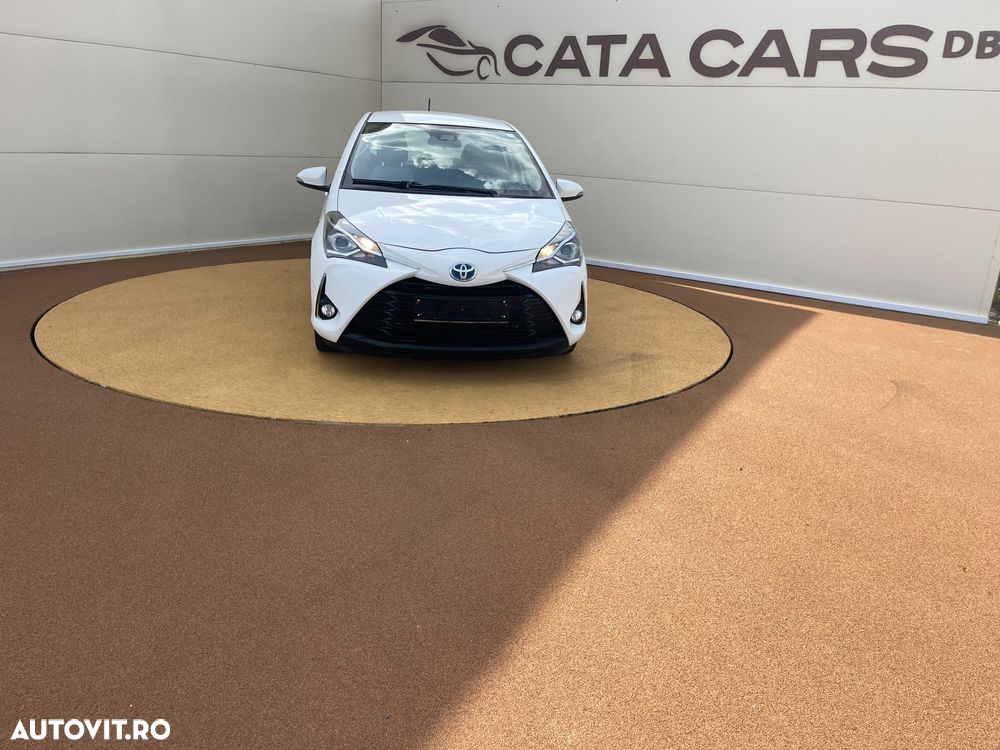 Toyota Yaris 1.5 VVT-i HSD Active - 1