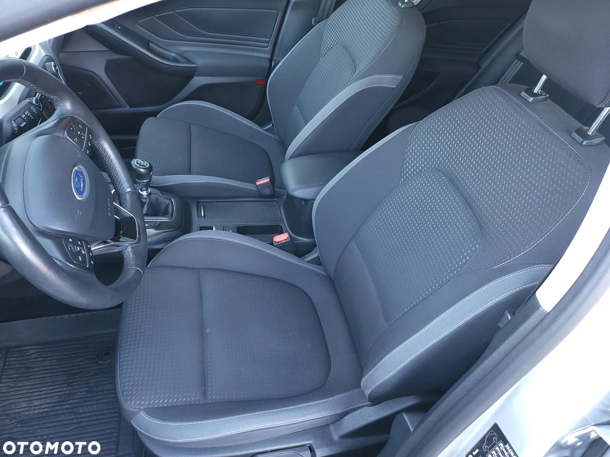 Ford Focus 1.5 EcoBoost Titanium - 16