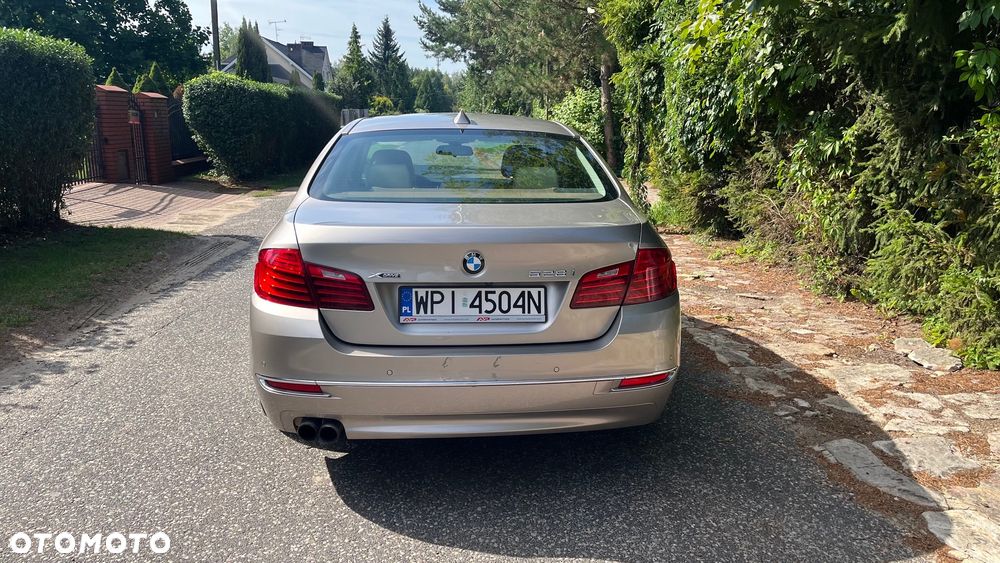 BMW Seria 5 528i xDrive Luxury Line - 5