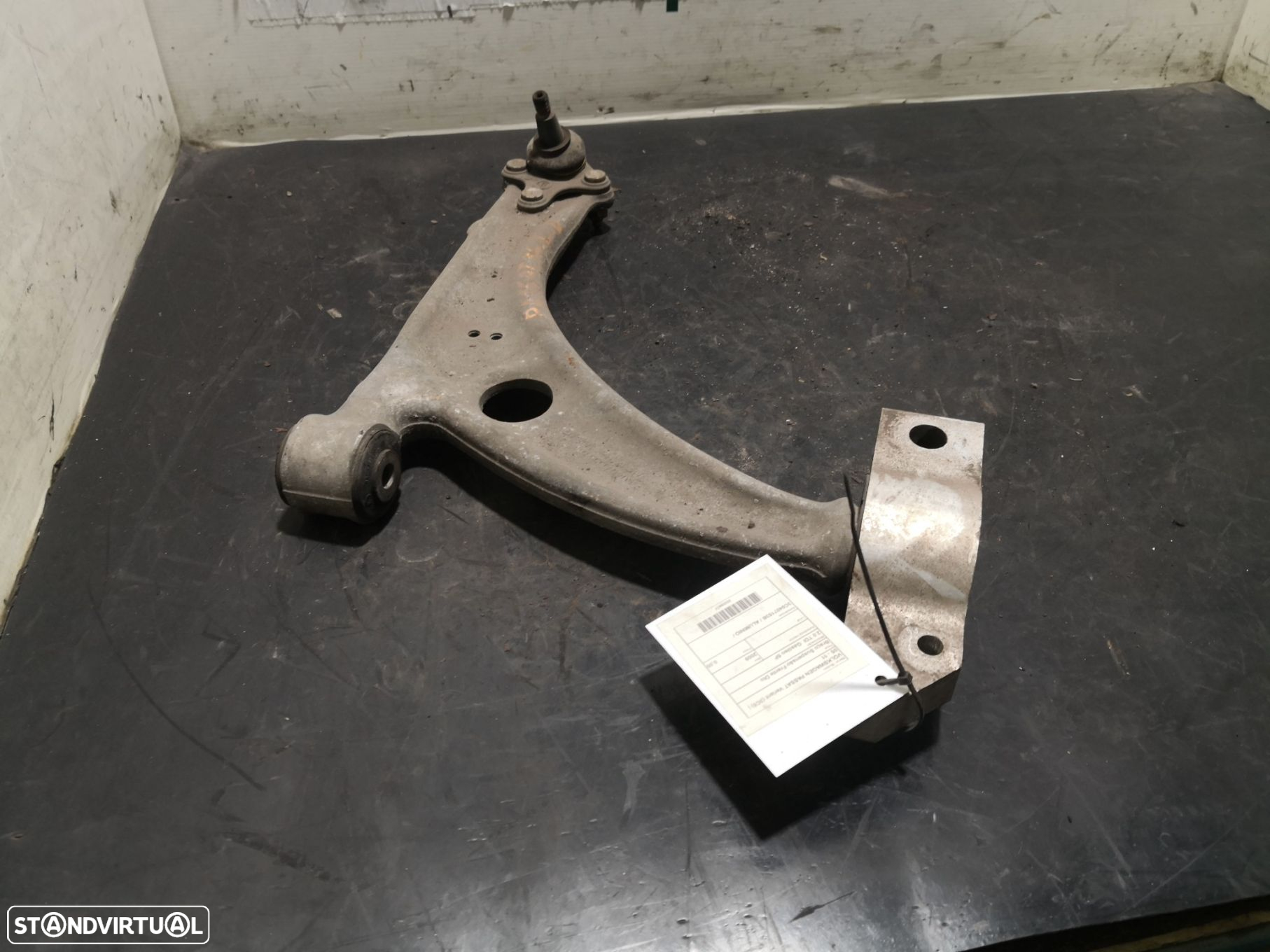 Braço Suspensão Frente Dto Volkswagen Passat Variant (3C5) - 2