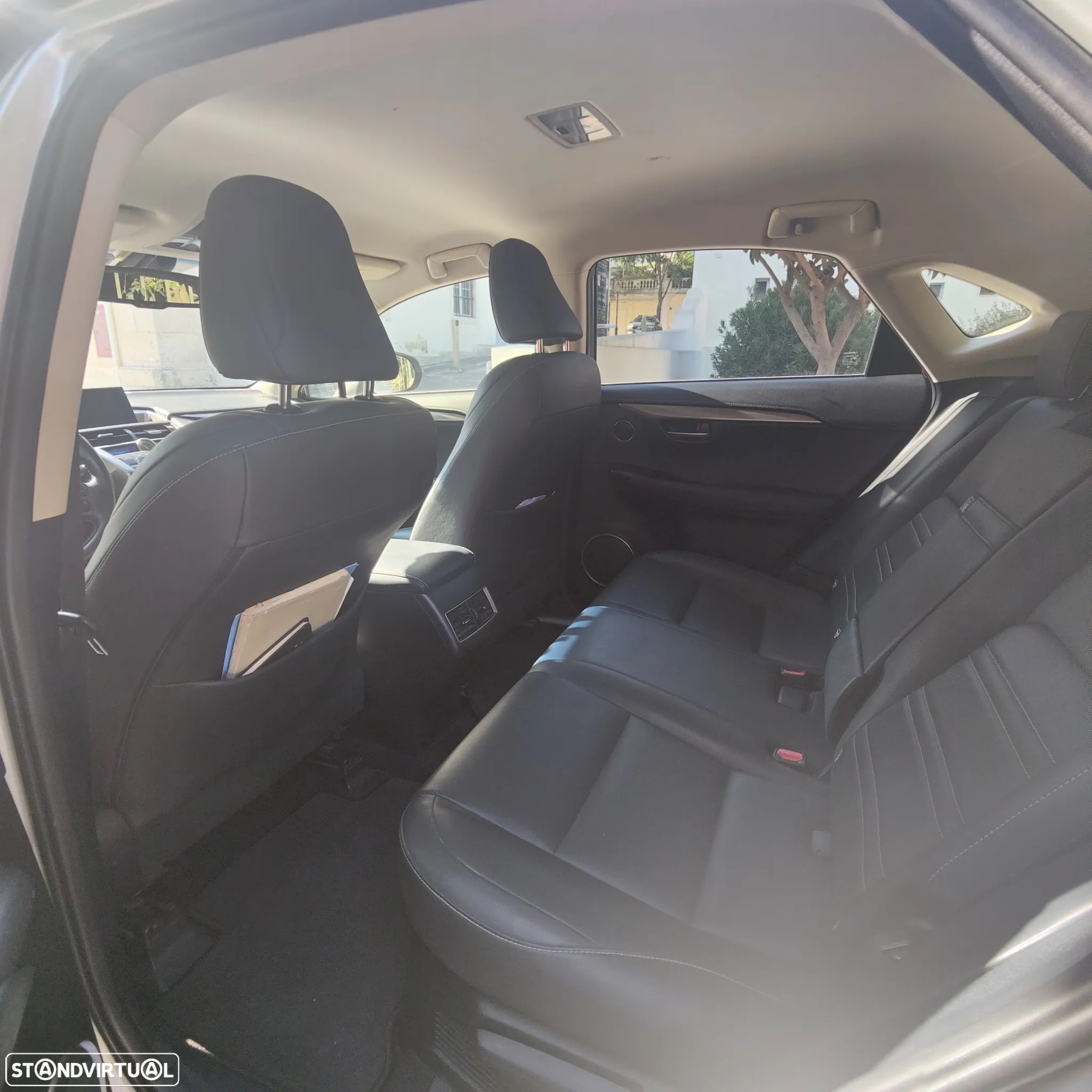 Lexus NX 300h Executive Plus - 13