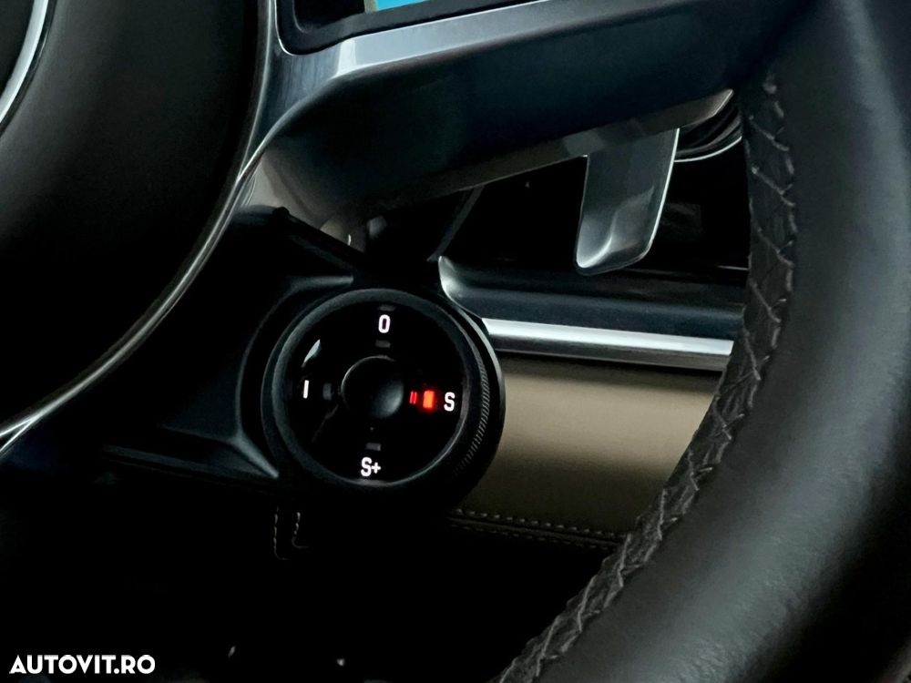 Porsche Panamera - 30