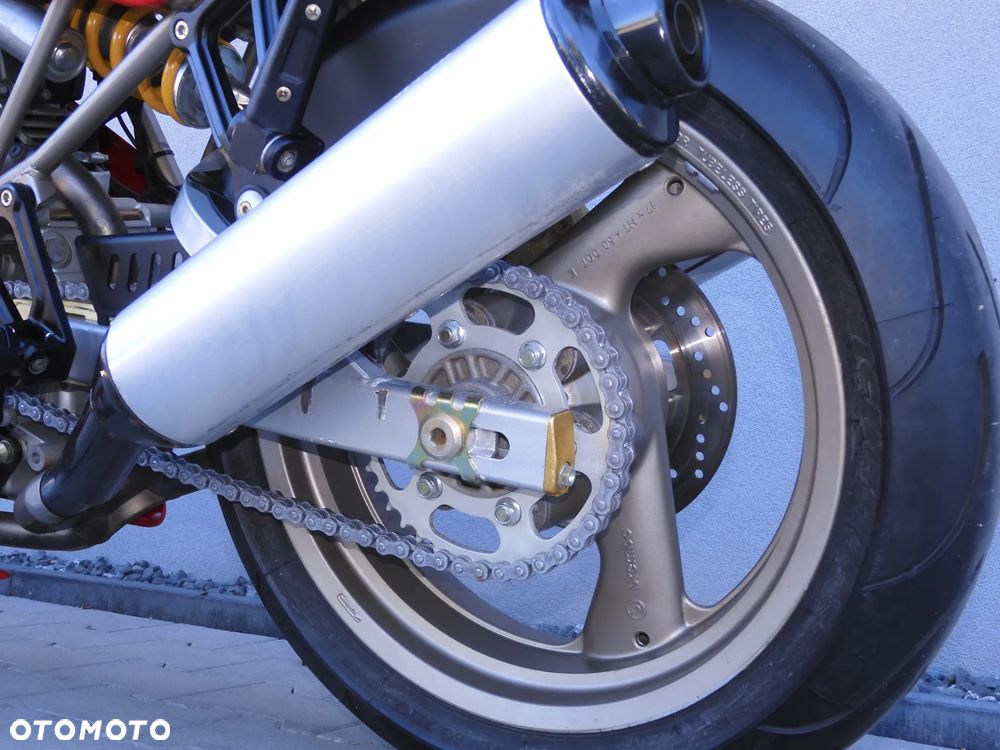 Ducati 750 - 33