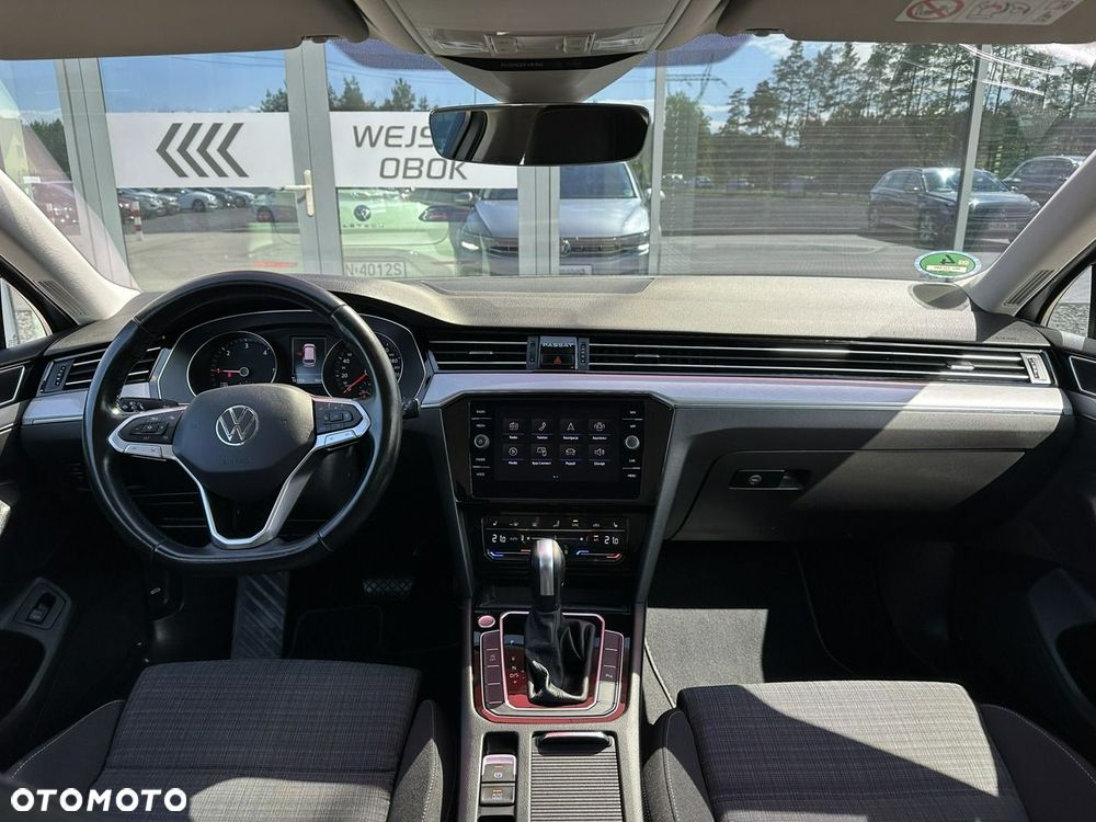 Volkswagen Passat Variant 2.0 TDI SCR DSG Business - 9