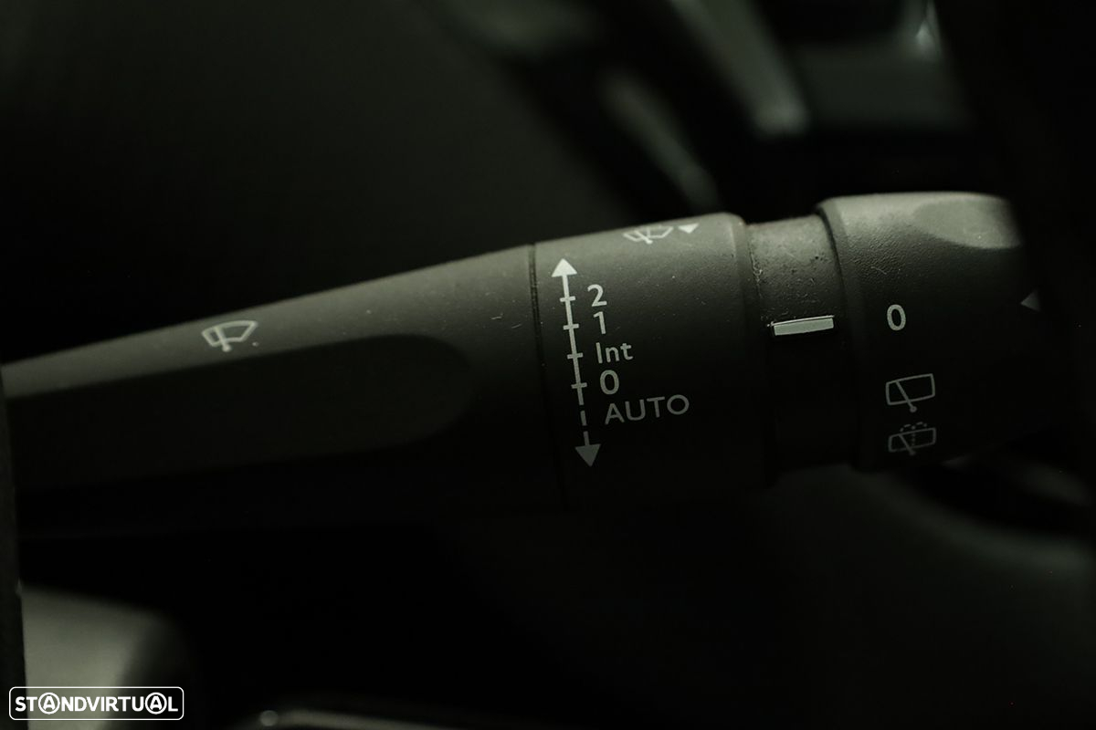 Peugeot 2008 1.2 PureTech Allure - 17
