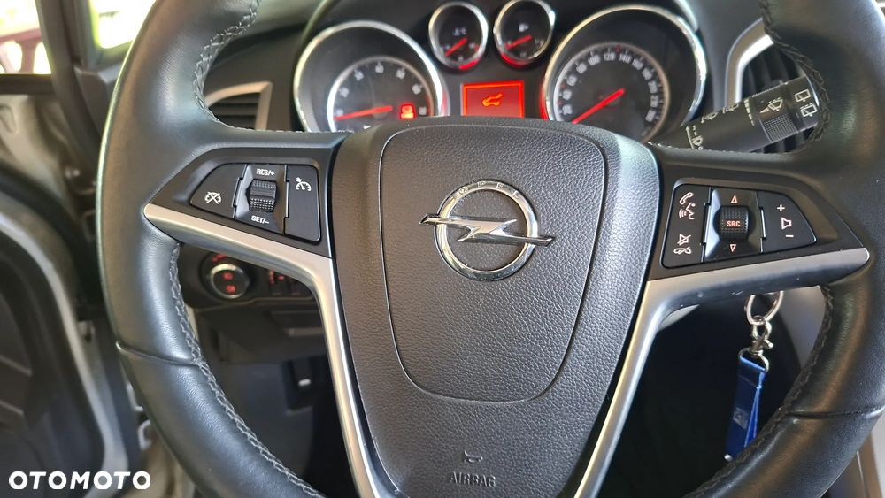 Opel Astra 1.4 Turbo 150 Jahre - 32