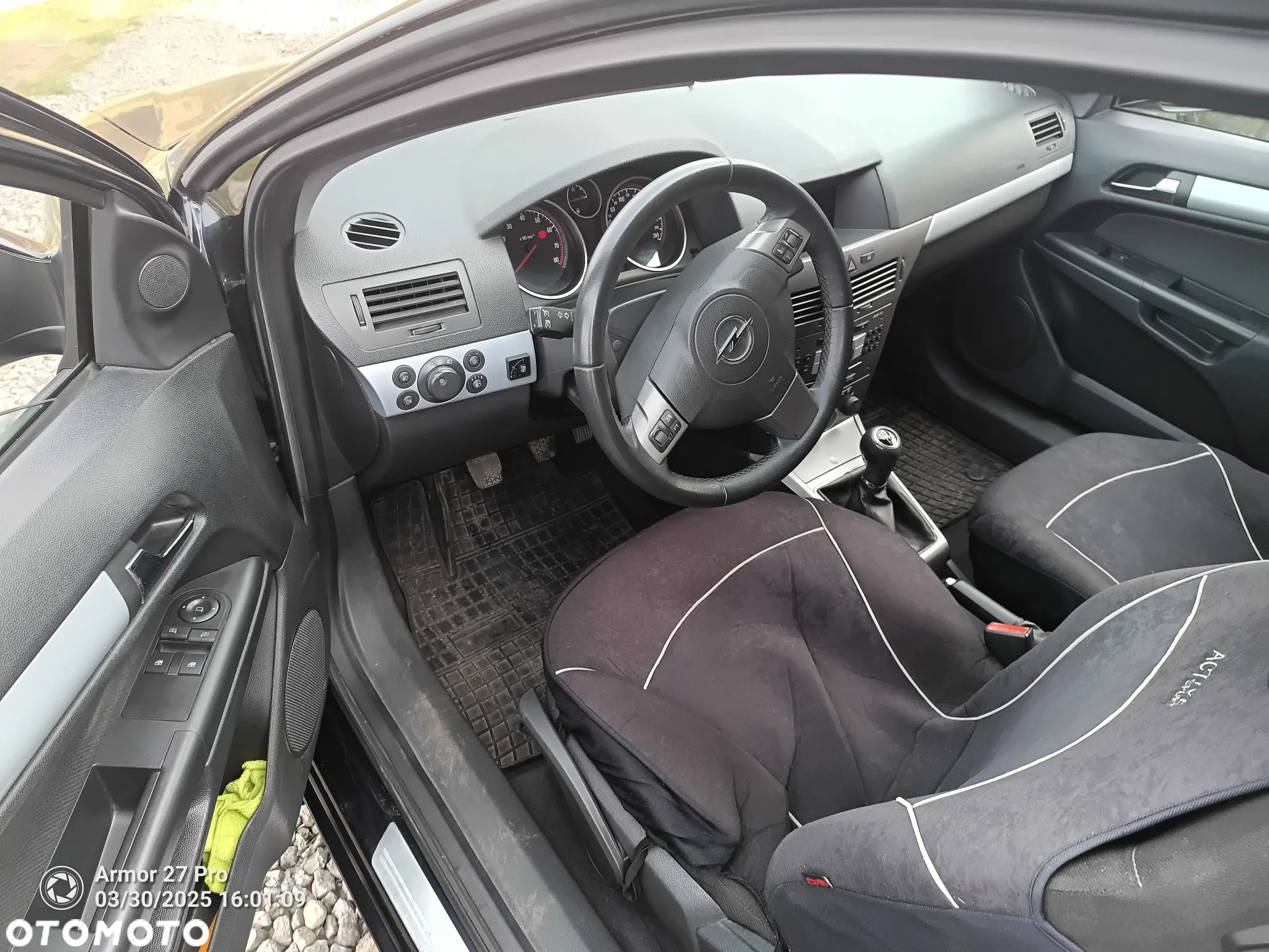 Opel Astra III GTC 1.6 Cosmo - 6