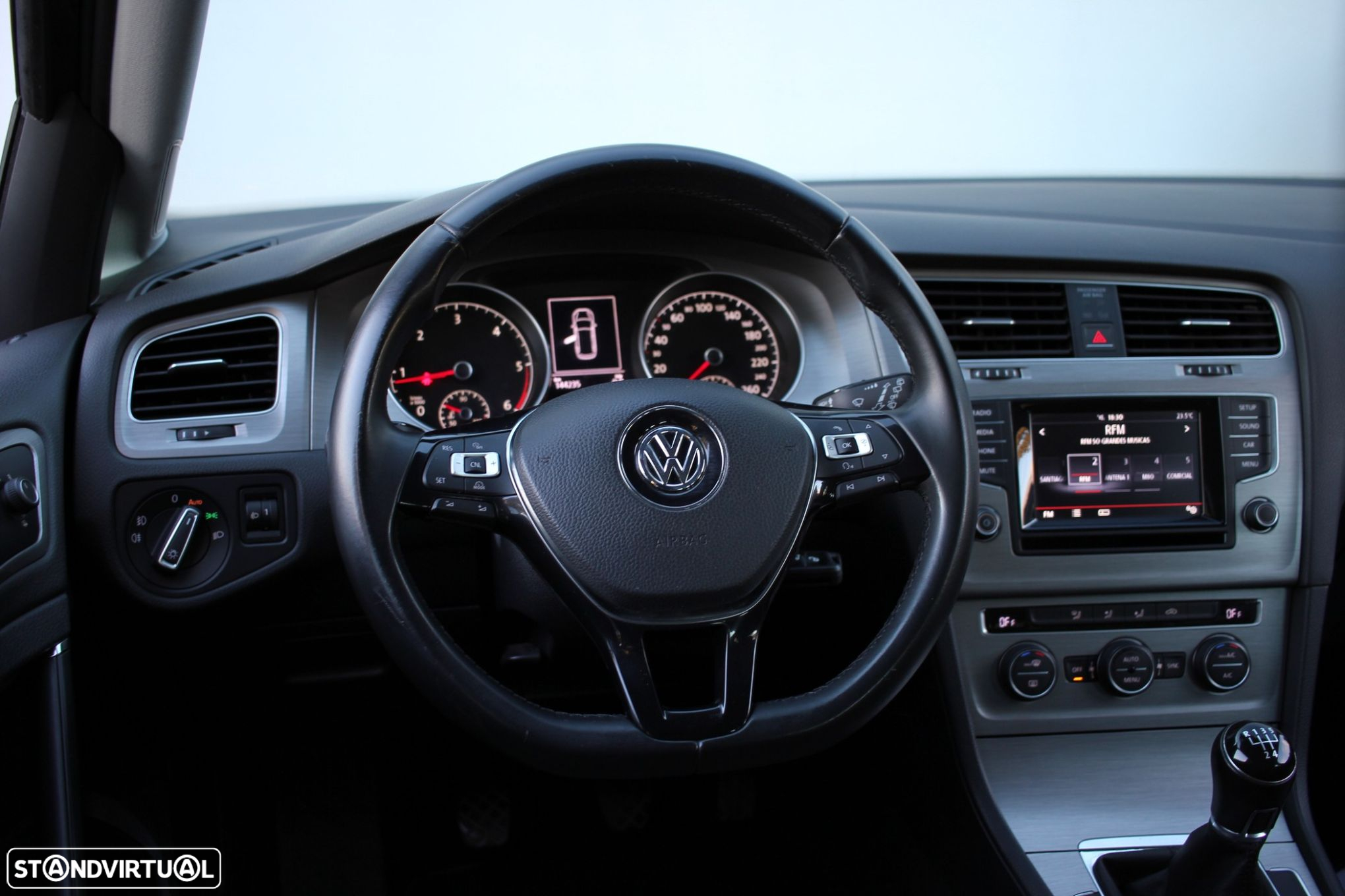 VW Golf Variant 1.6 TDi Confortline - 21