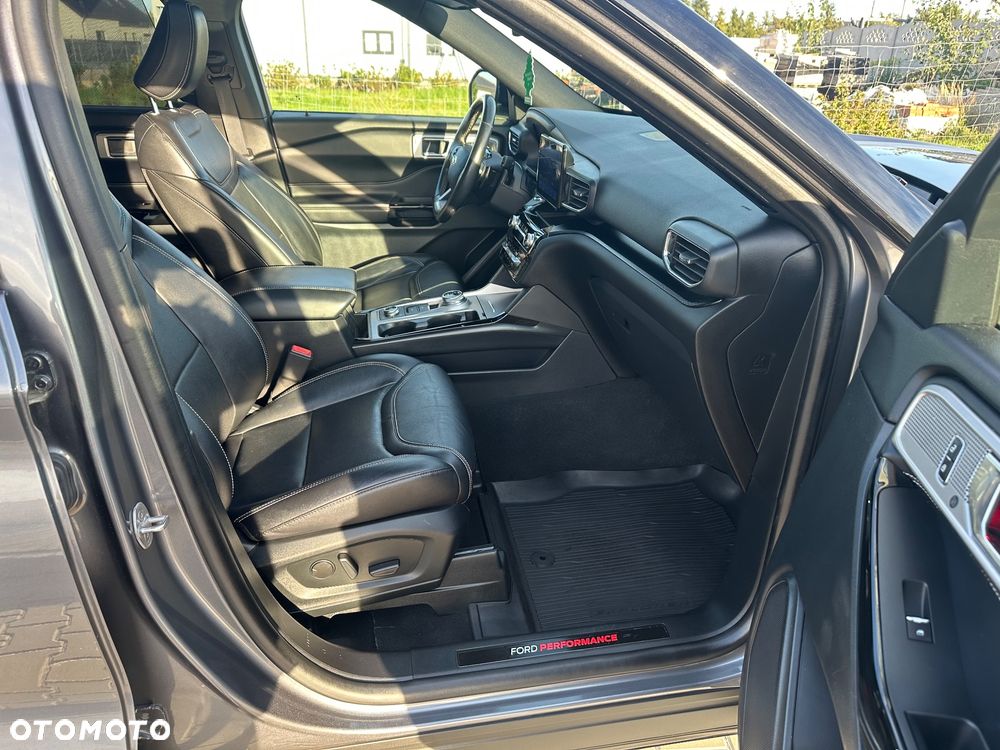 Ford Explorer - 13