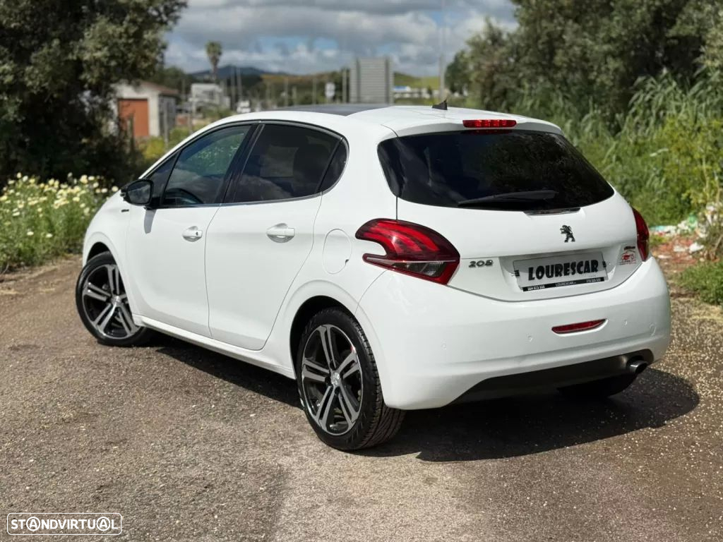 Peugeot 208 1.2 PureTech GT Line - 4