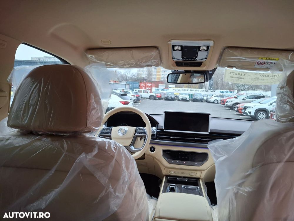 KG Mobility Rexton - 12