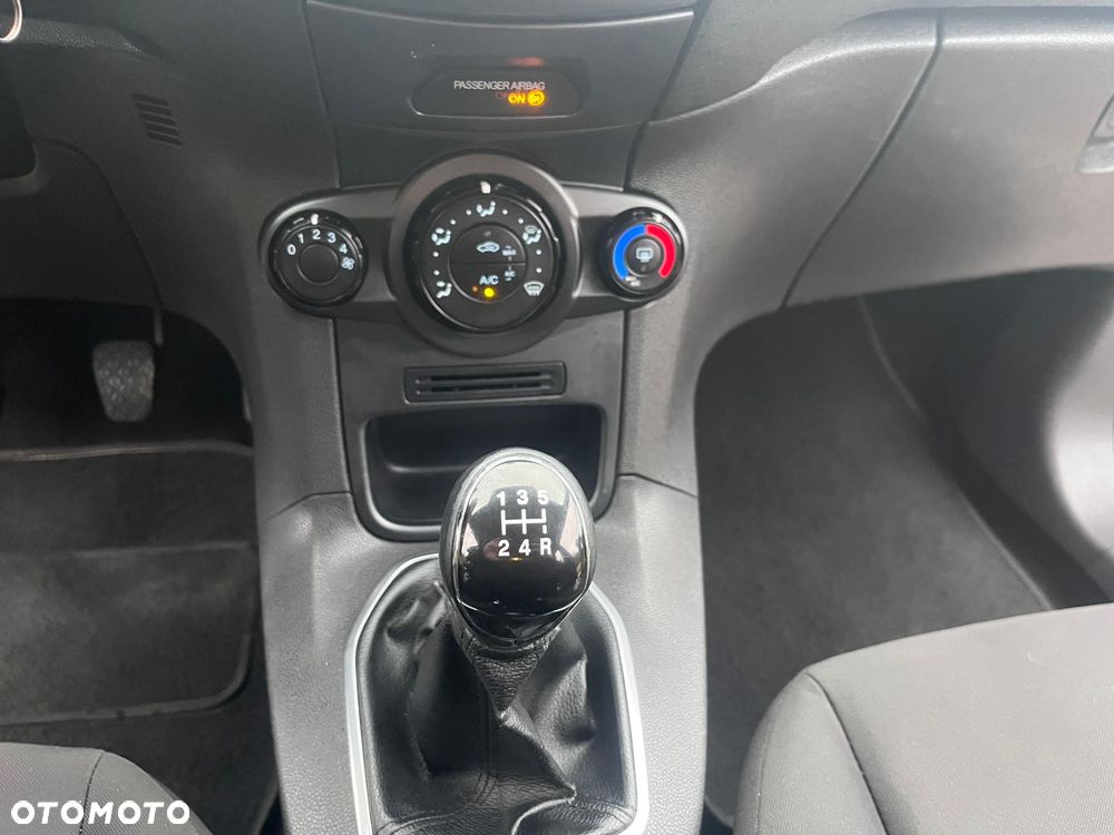 Ford Fiesta - 12
