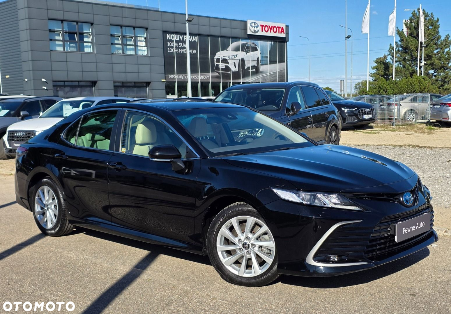 Toyota Camry 2.5 Hybrid Comfort CVT - 4