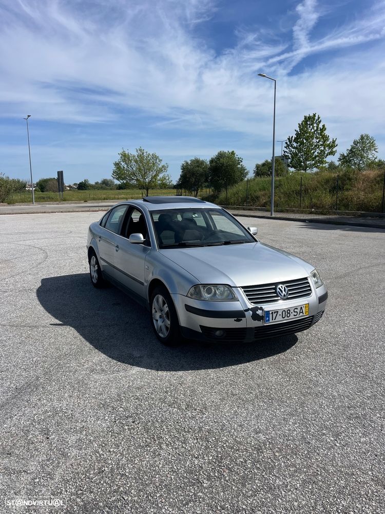 VW Passat 1.9 TDi Highline - 1
