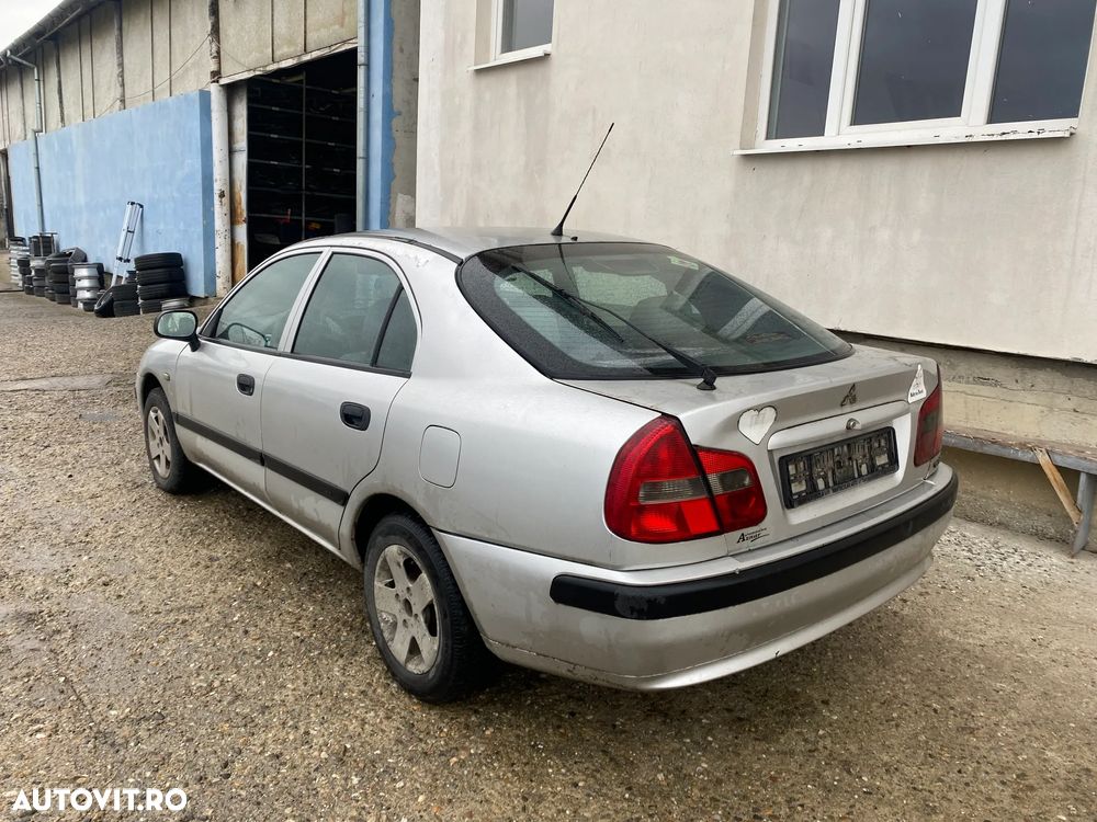 Dezmembrez piese Mitsubishi Carisma - 4