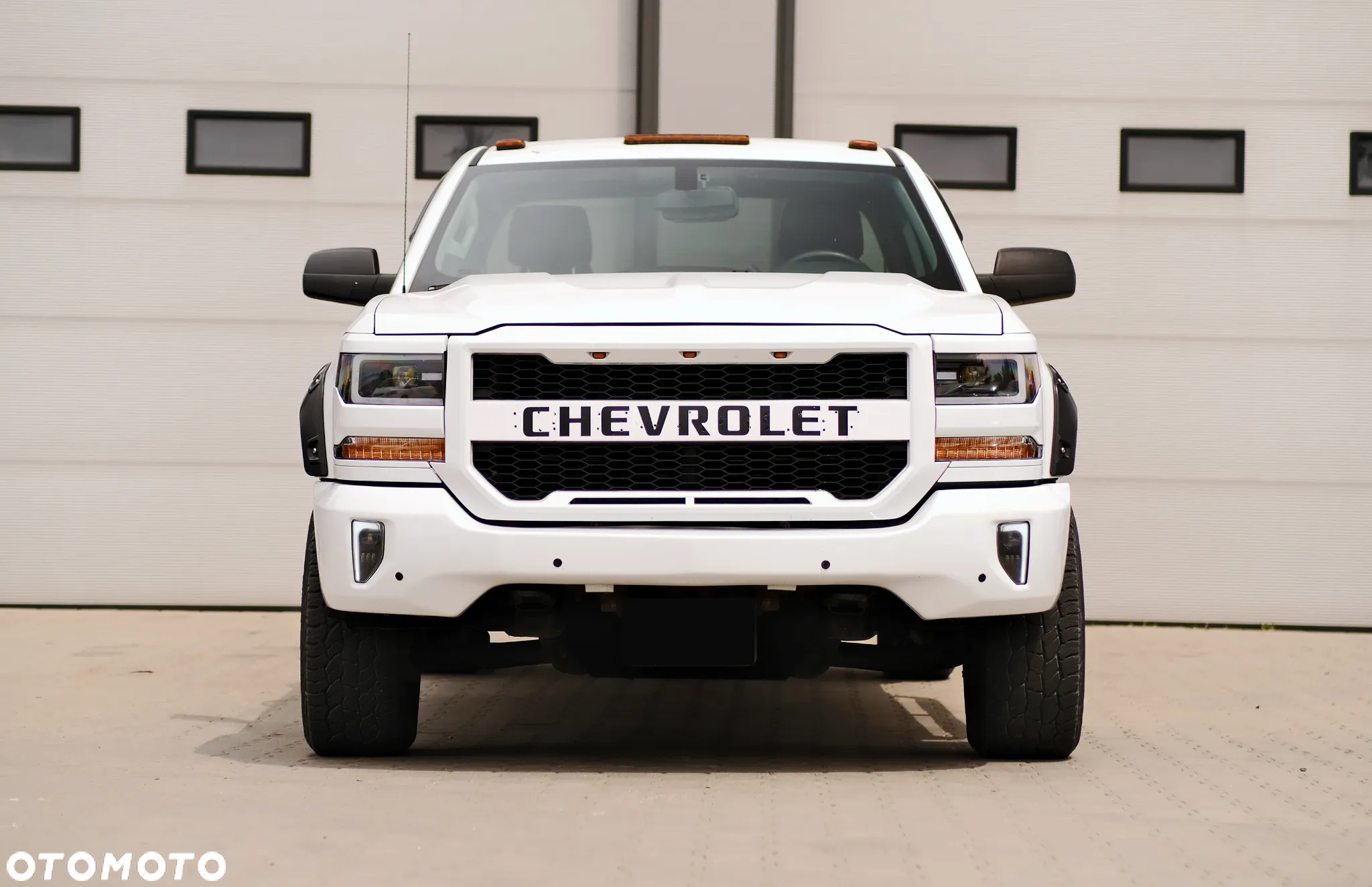 Chevrolet Silverado - 3
