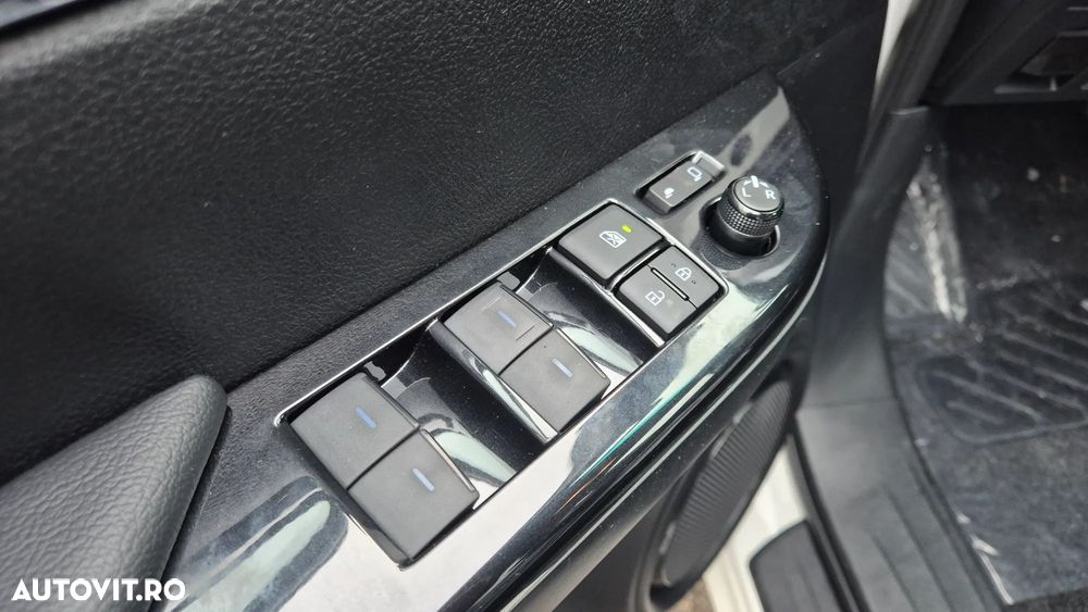 Toyota Hilux 2.8D 204CP 4x4 Double Cab AT Executive - 12