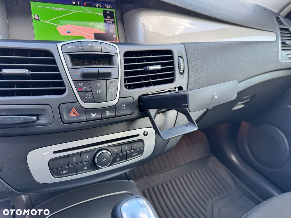 Renault Laguna 2.0 dCi Initiale - 25