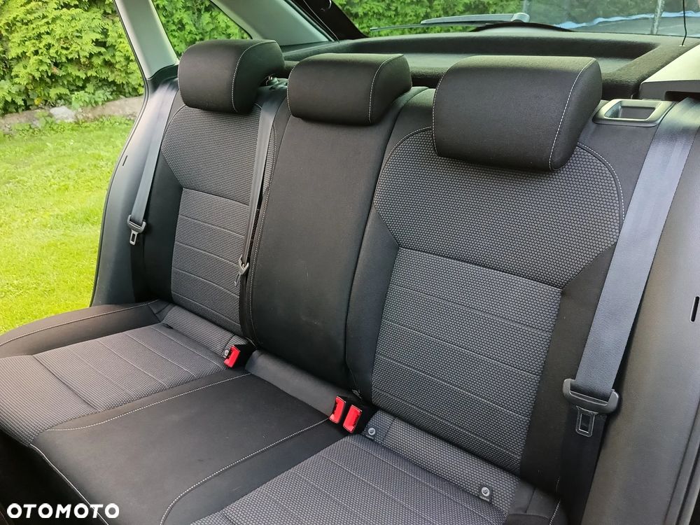 Skoda RAPID 1.6 TDI DSG Style+ - 21