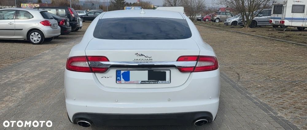 Jaguar XF 2.0 T R-Sport - 5