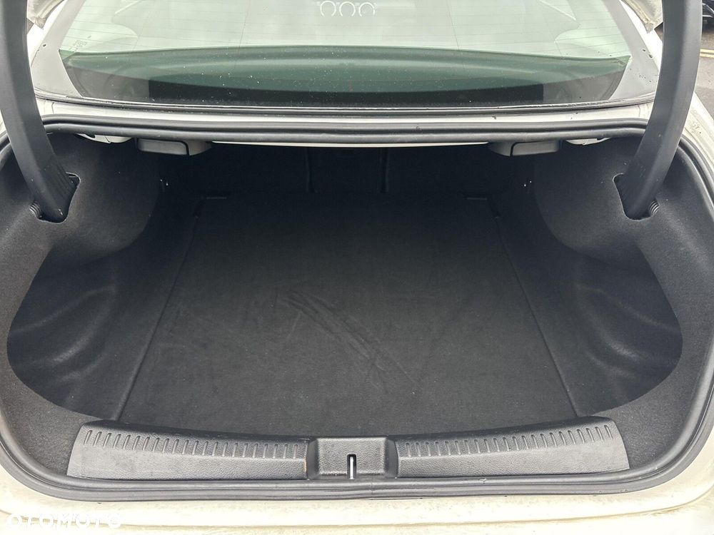 Mercedes-Benz CLA - 25