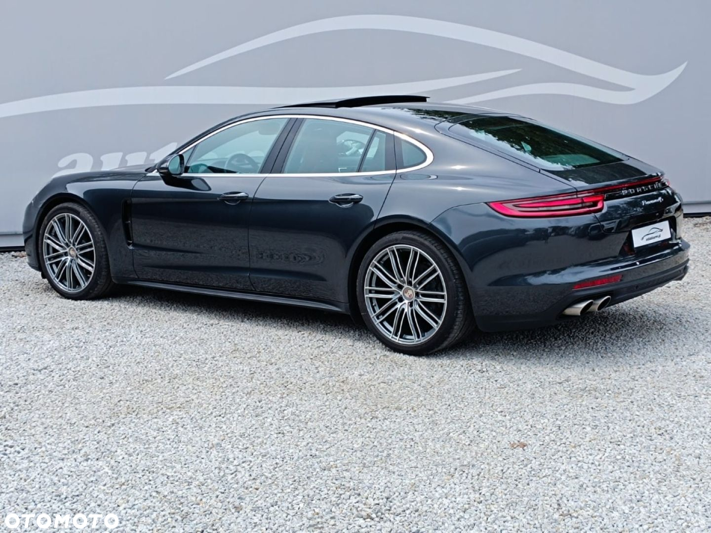Porsche Panamera 4S - 25