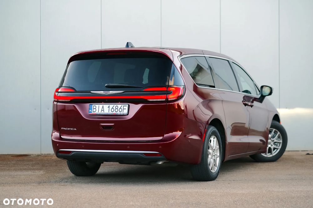 Chrysler Pacifica - 10