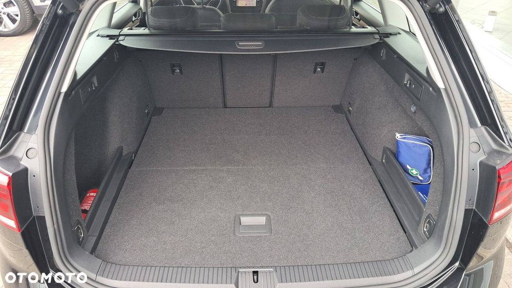 Volkswagen Passat 2.0 TDI EVO Elegance DSG - 9