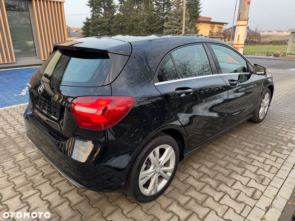 Mercedes-Benz Klasa A 180 7G-DCT AMG Line - 3