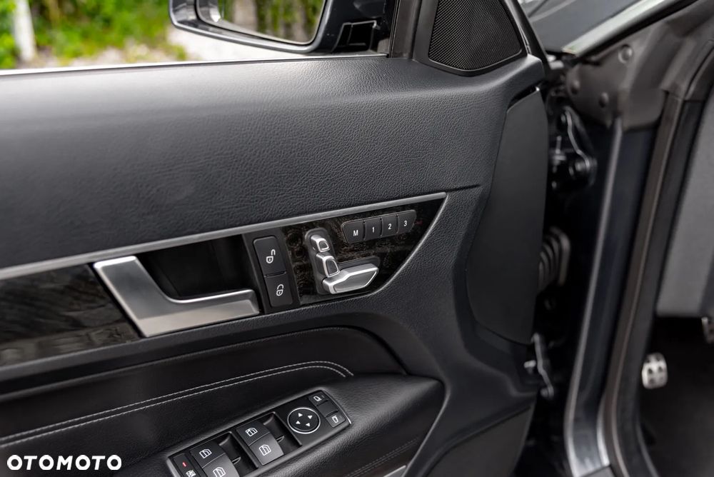 Mercedes-Benz Klasa E 350 BlueEFFICIENCY 7G-TRONIC Avantgarde - 19