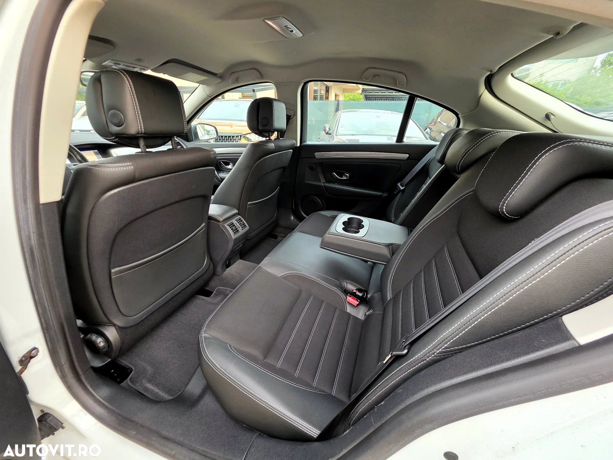 Renault Laguna dCi 110 FAP Bose Edition - 18
