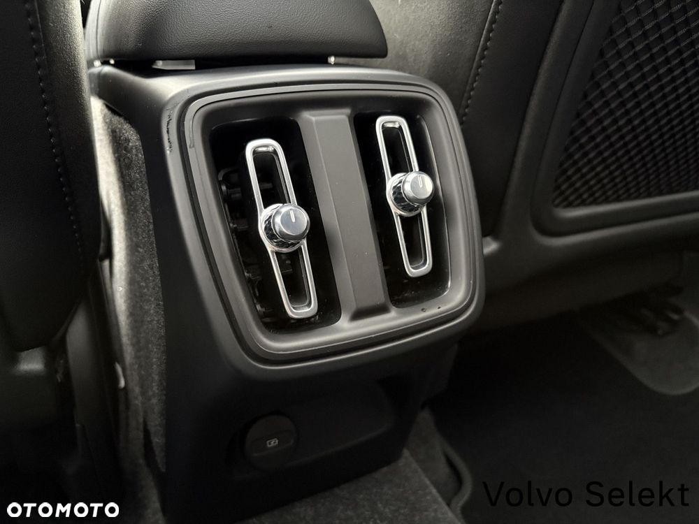 Volvo XC 40 - 24