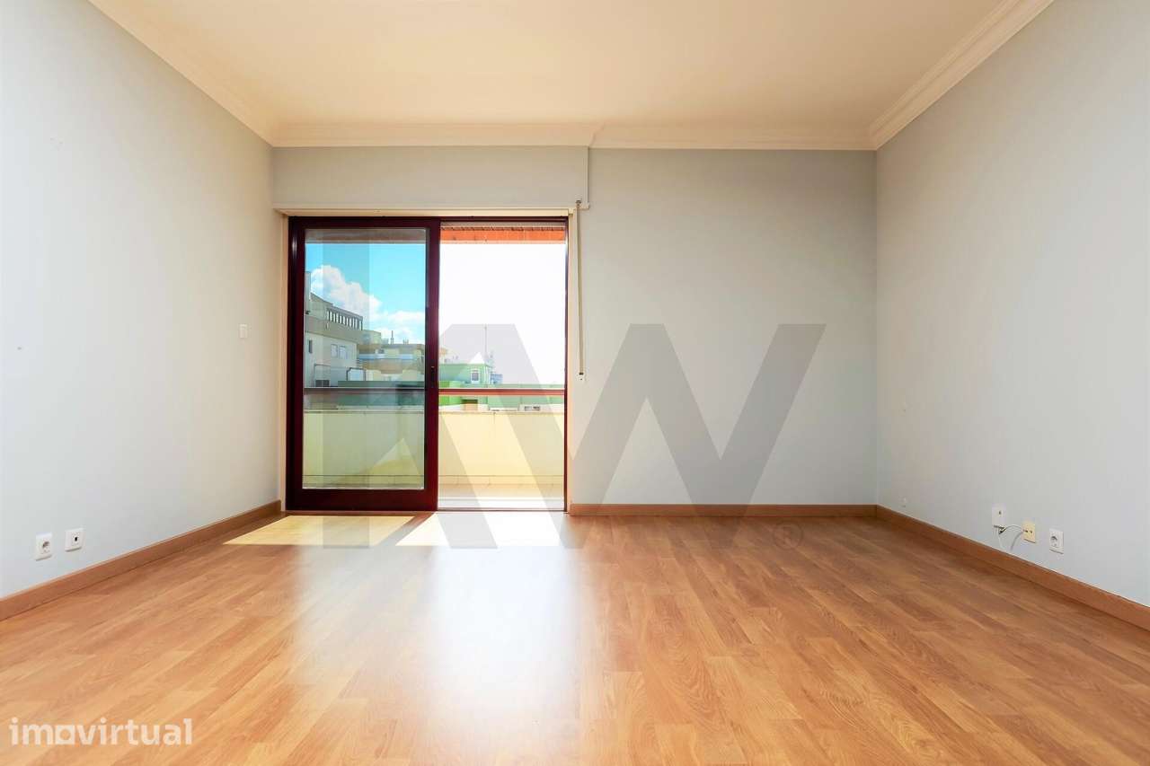 ARRENDAMENTO EM OEIRAS - APARTAMENTO T1 FRENTE AO MAR COM GARAGEM - Grande imagem: 4/15