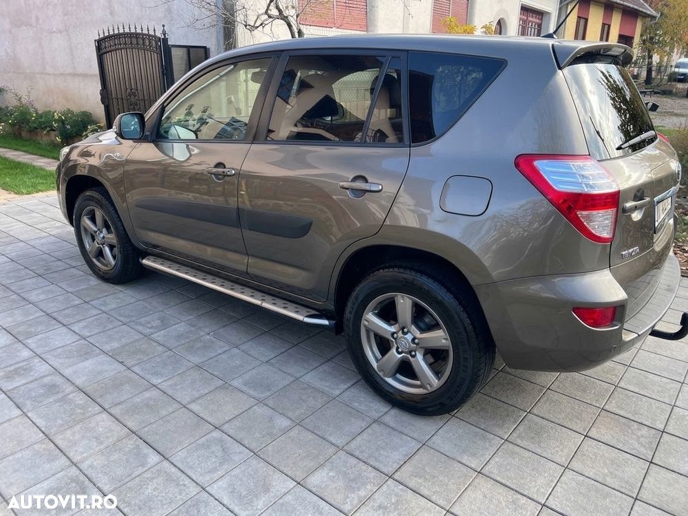 Toyota RAV4 2.2 D-4D 4x4 Automatik Edition S - 4