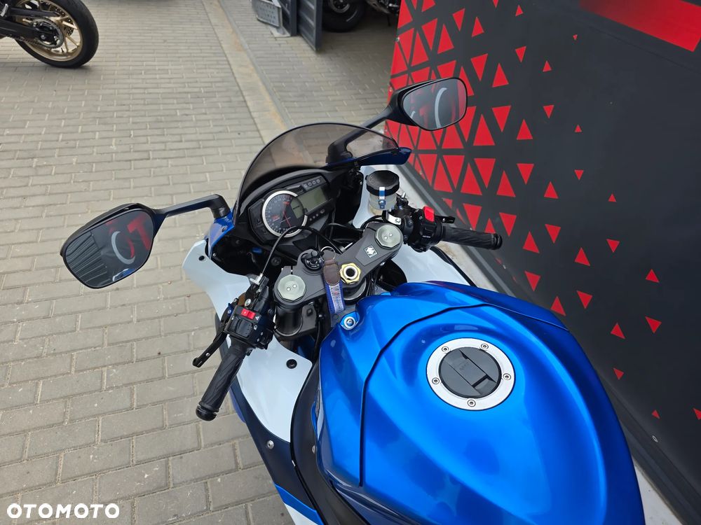 Suzuki GSX-R - 23