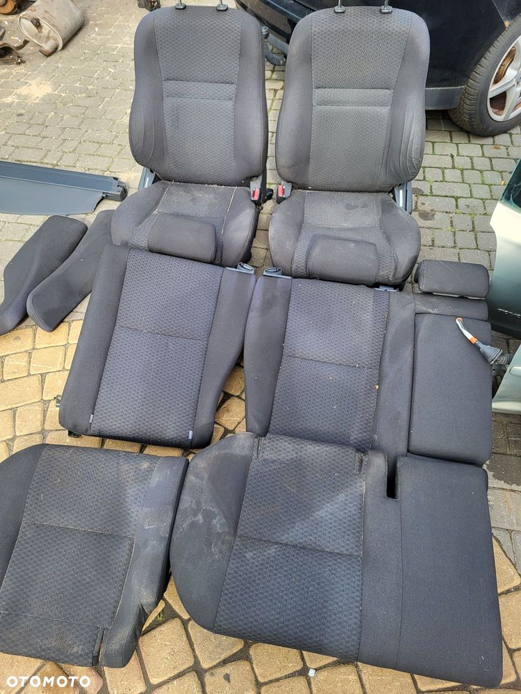 Fotele kanapa komplet toyota avensis t25 kombi 04r