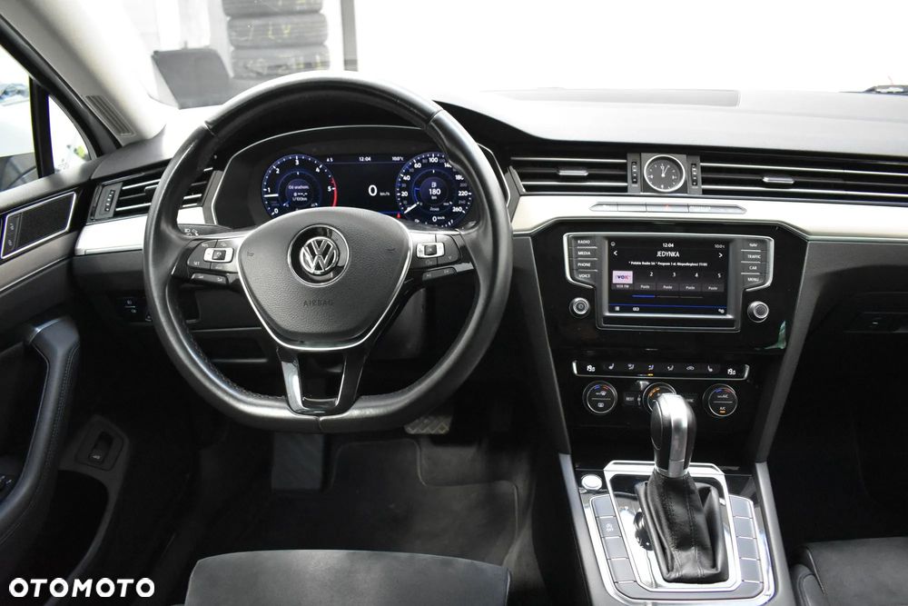 Volkswagen Passat Variant 2.0 TDI DSG (BlueMotion Technology) Highline - 20